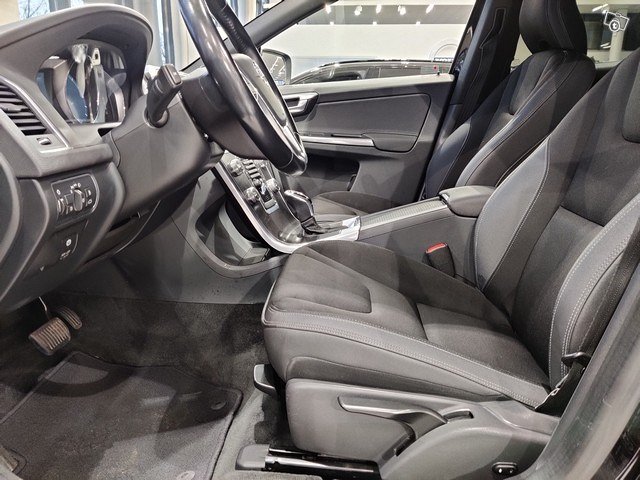 VOLVO XC60 3