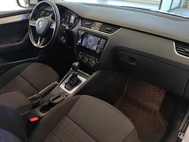 SKODA Octavia 13