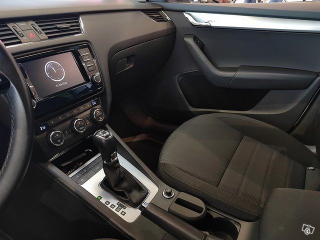 SKODA Octavia 22