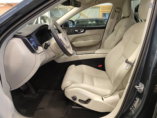 VOLVO XC60 10
