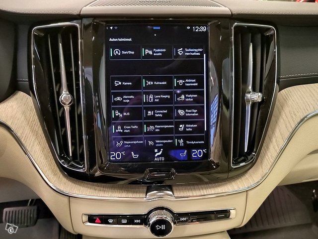 VOLVO XC60 11