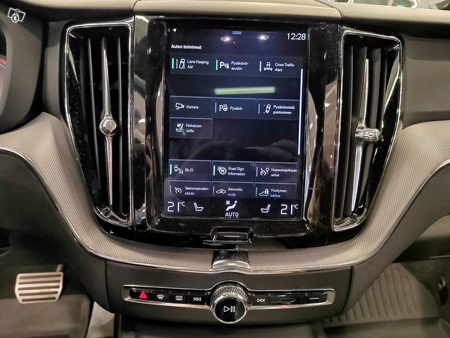 VOLVO XC60 14