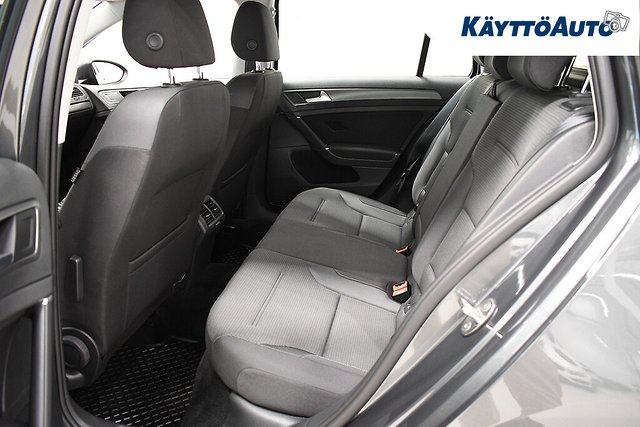VOLKSWAGEN Golf 12