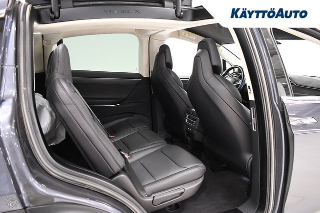 TESLA Model X 20