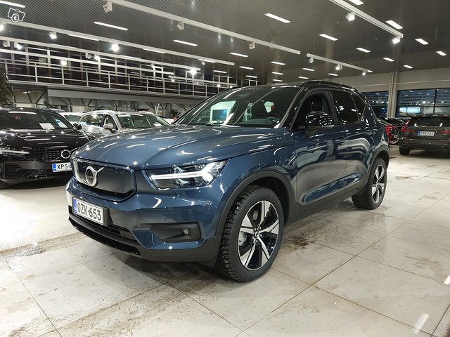 VOLVO XC40 2