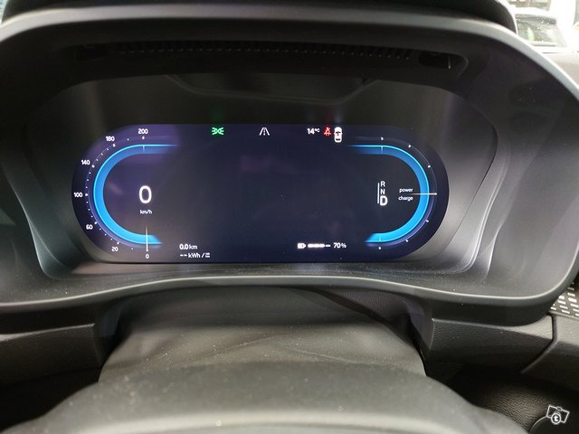 VOLVO XC40 14