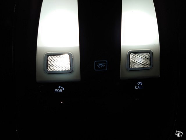 VOLVO XC40 24