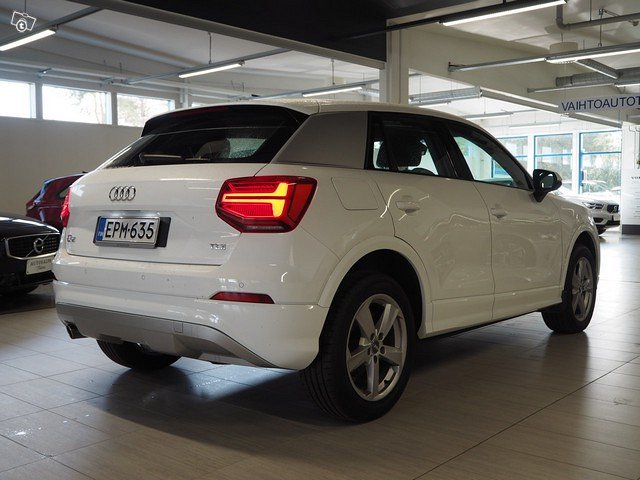 AUDI Q2 4
