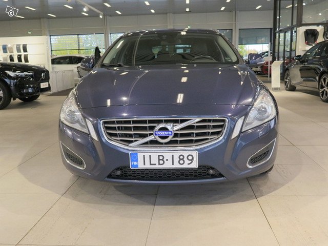 VOLVO V60 12