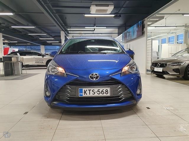 TOYOTA Yaris 4