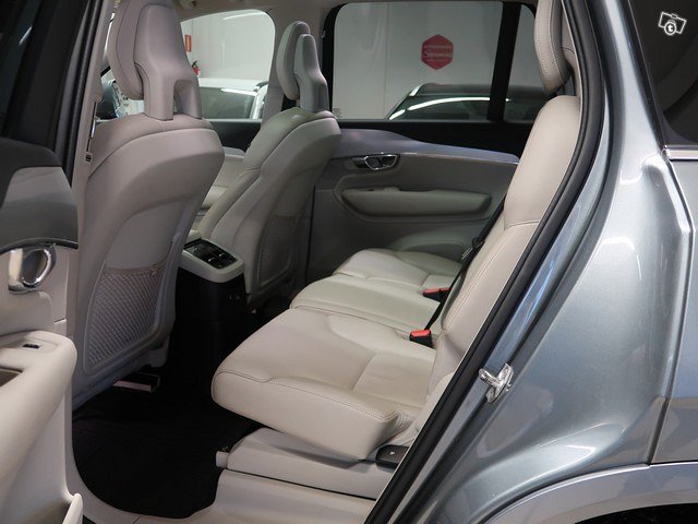 VOLVO XC90 11