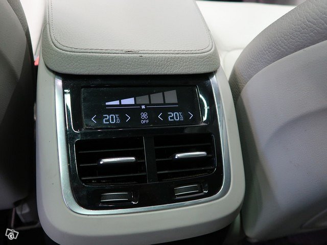 VOLVO XC90 12