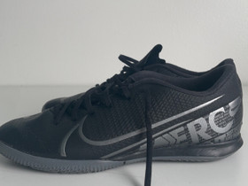 Nike Mercurial Sisäpelikengät, Vaatteet ja kengät, Helsinki, Tori.fi Nike Mercurial Sisäpelikengät, Vaatteet ja kengät, Helsinki, Tori.fi