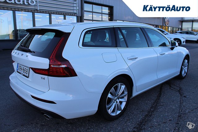 VOLVO V60 4