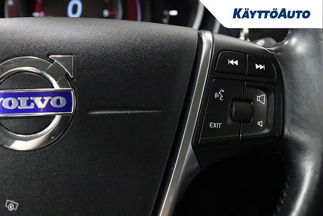 VOLVO V40 Cross Country 13