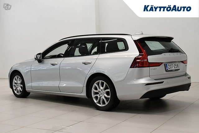 VOLVO V60 3