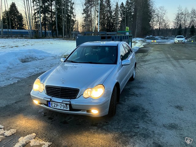 Mercedes-Benz C-sarja, kuva 1