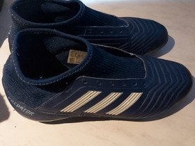 Adidas predator nappikset koko 38, Jalkapallo, Urheilu ja ulkoilu, Vihti, Tori.fi Adidas predator nappikset koko 38, Jalkapallo, Urheilu ja ulkoilu, Vihti, Tori.fi