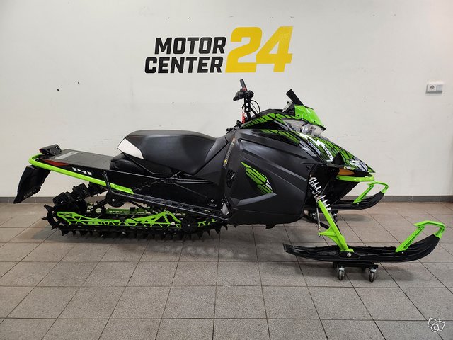 Arctic Cat M6000 ES 141" -19 1391 KM 2