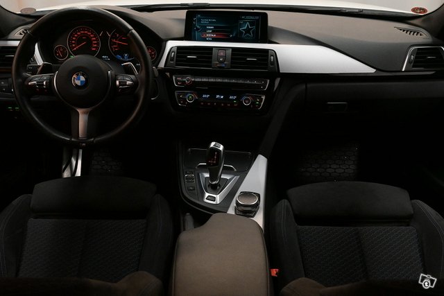 BMW 330 16