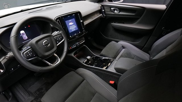 Volvo C40 11