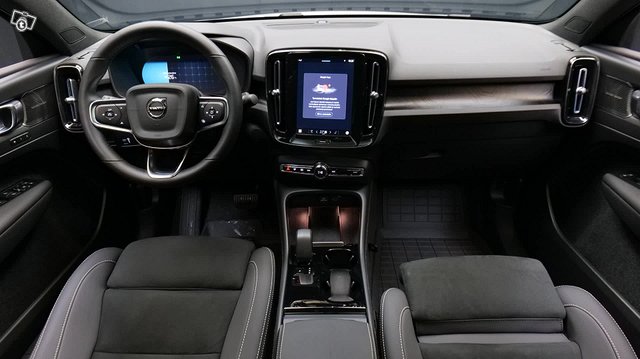 Volvo C40 13