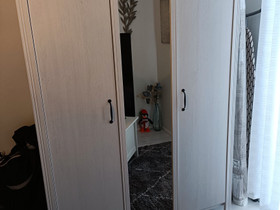 Vaatekaappi, Hyllyt ja säilytys, Sisustus ja huonekalut, Espoo, Tori.fi Vaatekaappi, Hyllyt ja säilytys, Sisustus ja huonekalut, Espoo, Tori.fi
