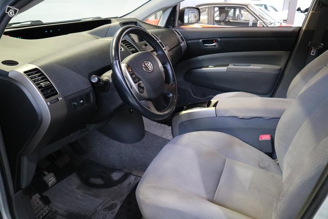 Toyota Prius 9