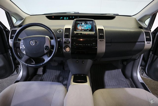 Toyota Prius 10