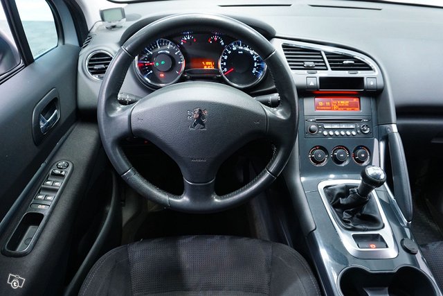 Peugeot 3008 8