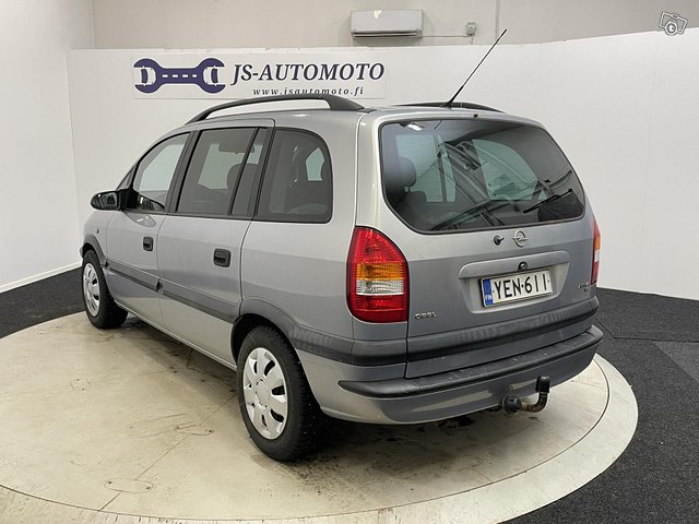 Opel Zafira 4