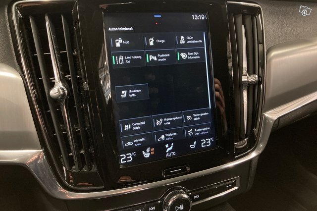 Volvo V90 16