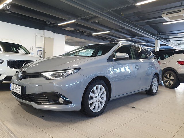 TOYOTA Auris