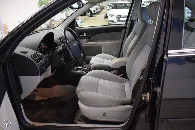 Ford Mondeo 8