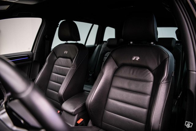 Volkswagen Golf 12