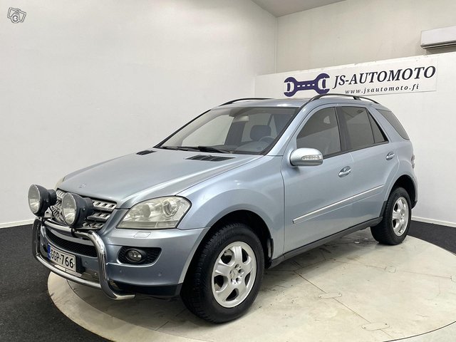 Mercedes-Benz ML 7
