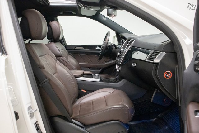 Mercedes-Benz GL 8