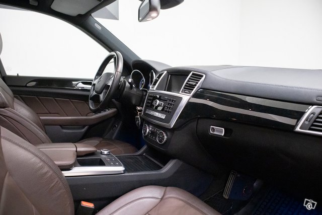 Mercedes-Benz GL 15