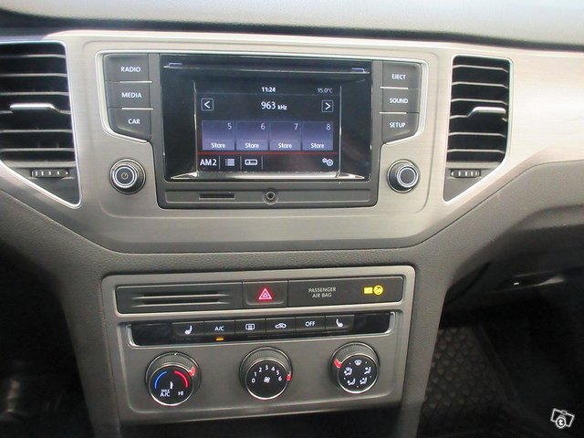 VOLKSWAGEN Golf Sportsvan 20