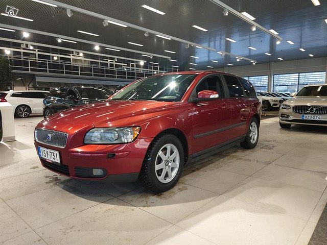 VOLVO V50