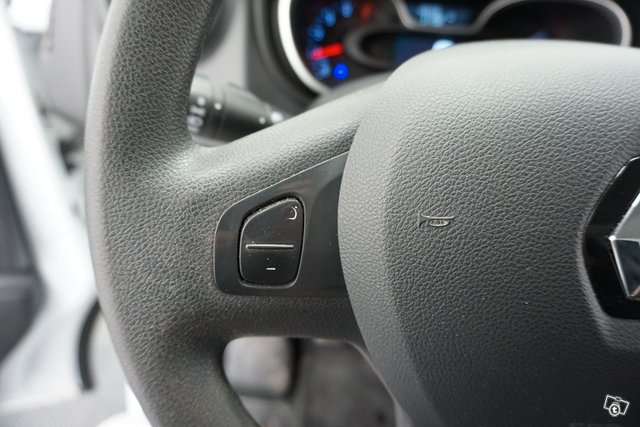 Renault Trafic 16