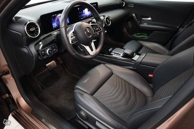 Mercedes-Benz A 8