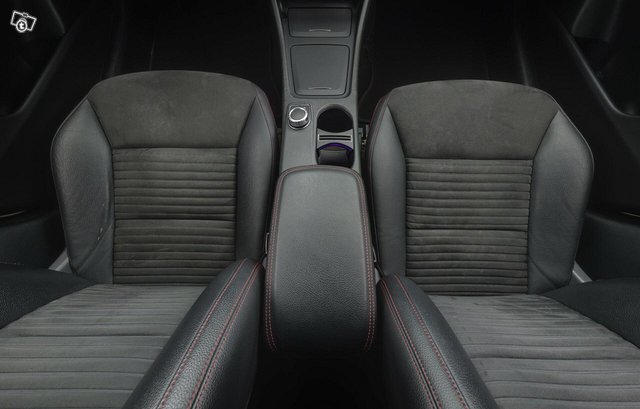 Mercedes-Benz CLA 9