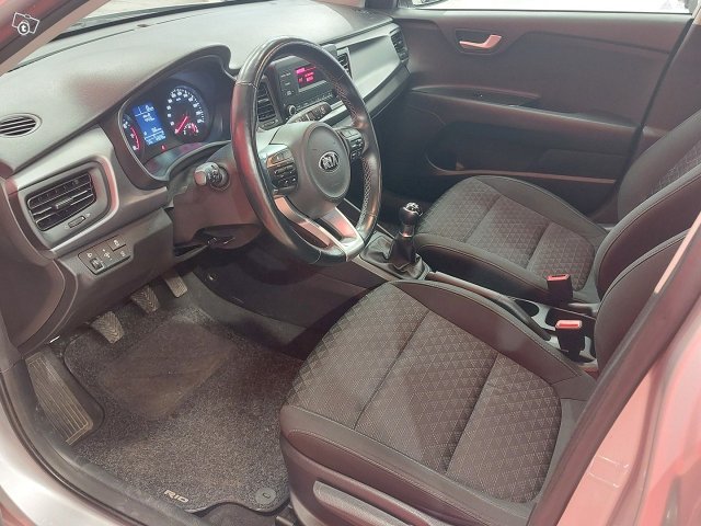 KIA RIO 8