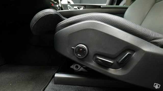 VOLVO XC60 9
