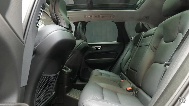 VOLVO XC60 11