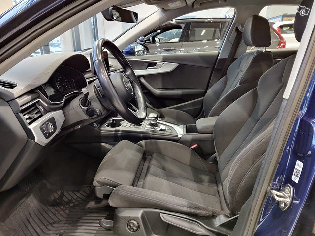 AUDI A4 7