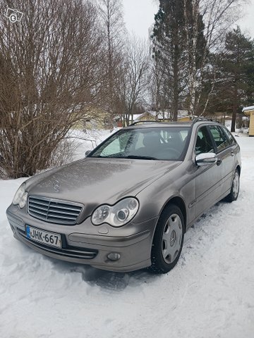 Mercedes-Benz C-sarja, kuva 1