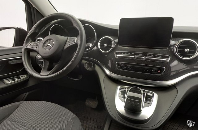 Mercedes-Benz V 12