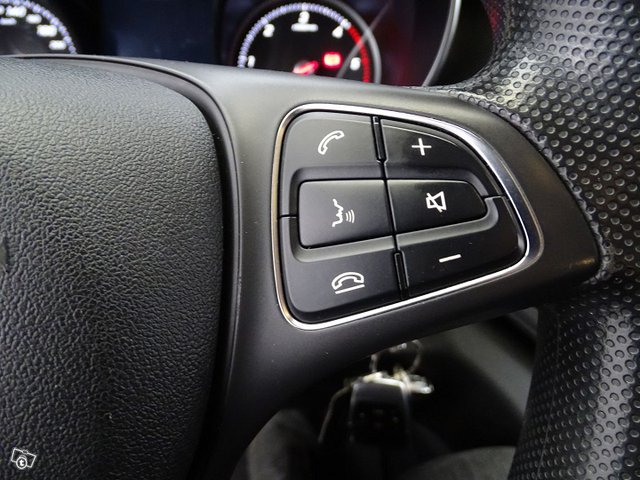 Mercedes-Benz V 16